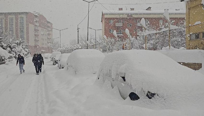 Lapa lapa kar yağışı, sağanak ve fırtına geliyor! Meteoroloji tarih vererek illeri tek tek uyardı