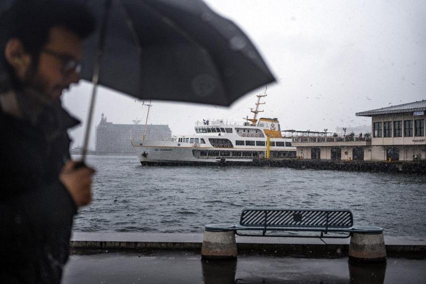 Lapa lapa kar yağışı, sağanak ve fırtına geliyor! Meteoroloji tarih vererek illeri tek tek uyardı