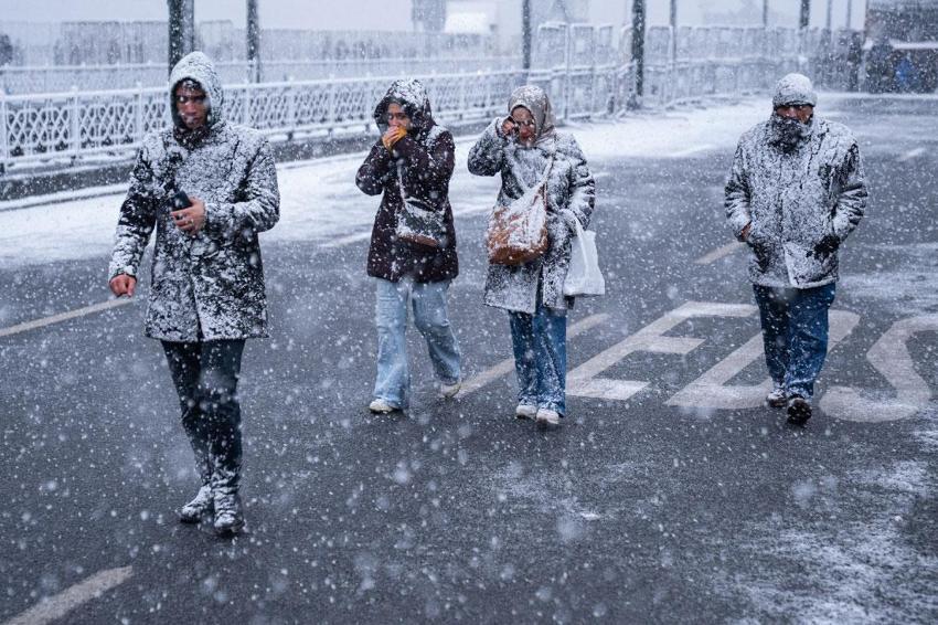 Lapa lapa kar yağışı, sağanak ve fırtına geliyor! Meteoroloji tarih vererek illeri tek tek uyardı