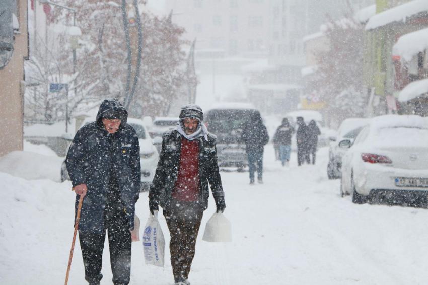 Lapa lapa kar yağışı, sağanak ve fırtına geliyor! Meteoroloji tarih vererek illeri tek tek uyardı