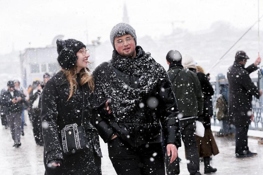Lapa lapa kar yağışı, sağanak ve fırtına geliyor! Meteoroloji tarih vererek illeri tek tek uyardı