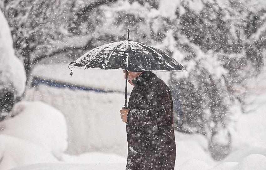 Lapa lapa kar yağışı, sağanak ve fırtına geliyor! Meteoroloji tarih vererek illeri tek tek uyardı
