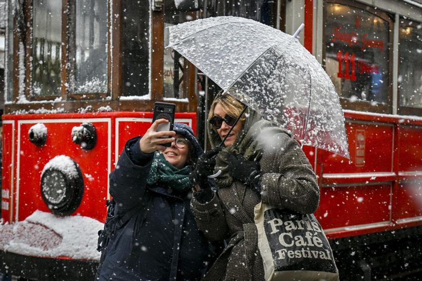 Lapa lapa kar yağışı, sağanak ve fırtına geliyor! Meteoroloji tarih vererek illeri tek tek uyardı