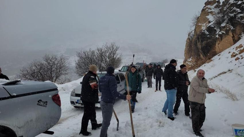 Erzincan'da hayata geçti: Kar yağınca herkes yollara çıktı