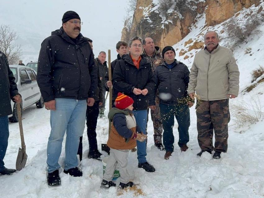 Erzincan'da hayata geçti: Kar yağınca herkes yollara çıktı