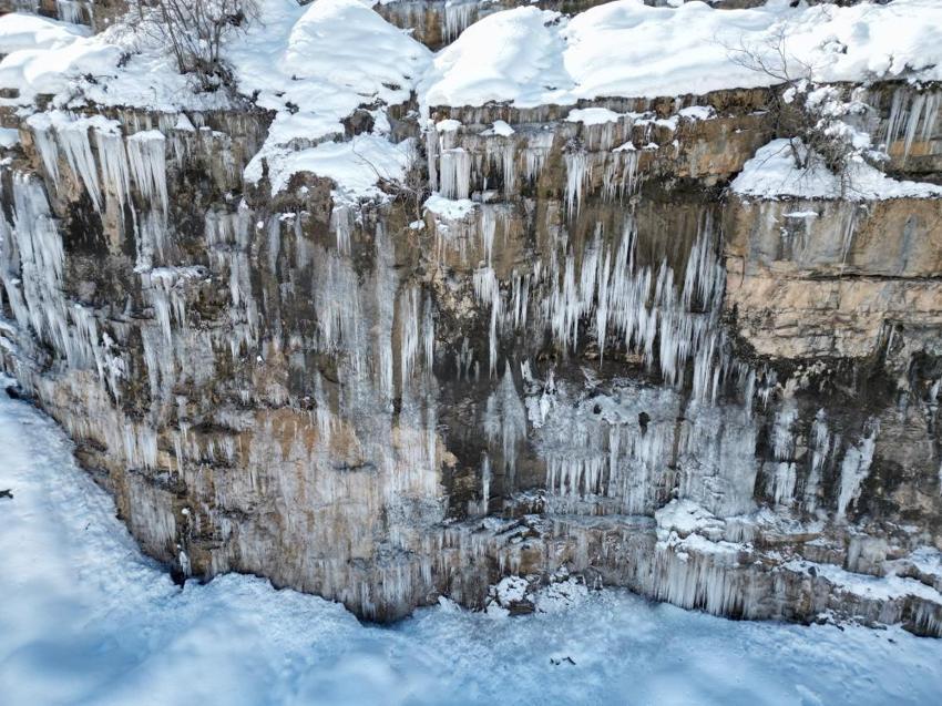 Şırnak'ta bakan gözler donuyor: Her yerde oluştu