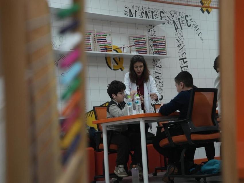 Düzce'de hizmete girdi, öğrenci akınına uğradı