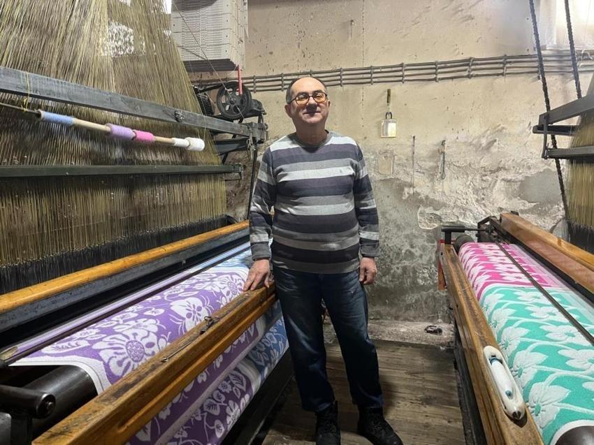Denizli'de sayısı giderek azalıyor: Kara tezgahlar zamana meydan okuyor