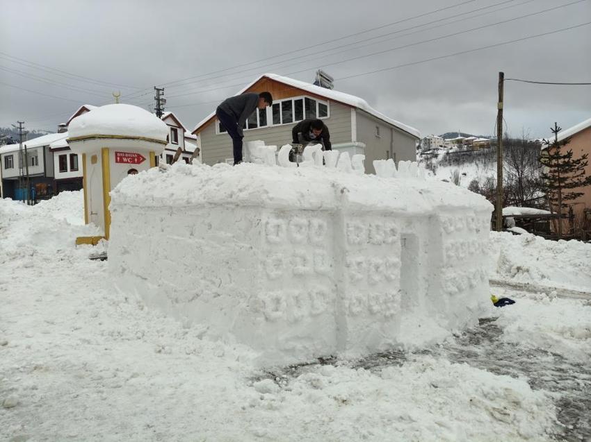 Sivas'ın valilik binası köye taşındı: Koyulhisar'da ilginç görüntü!