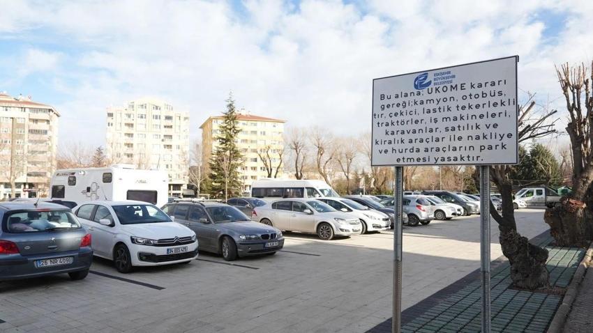 Eskişehir'de ücretsiz otopark: Girişler yasaklandı, büyükşehir belediye duyurdu!