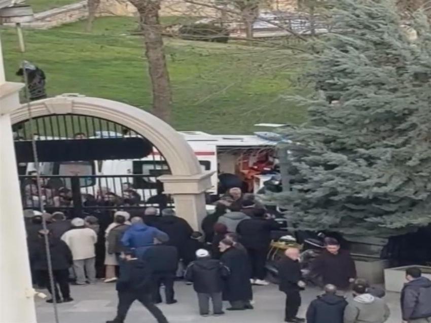 Annesinin cenazesinde kardeşini öldürdü: Namaz sonrası cinayet! Mirası almak istedi