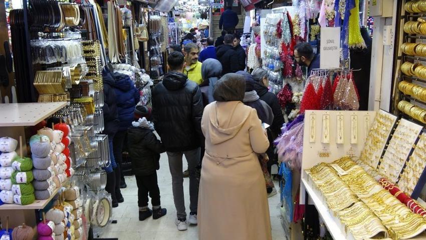 Gaziantep’te evlenecek çiftlerin uğramadan geçmediği durak: 50 yıllık sır kapalı çarşıda saklı
