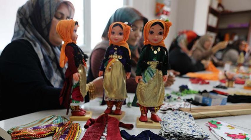Gaziantepli kadınlar 'Ezo Gelin' bebekleriyle aile ekonomisine katkı sağlıyor