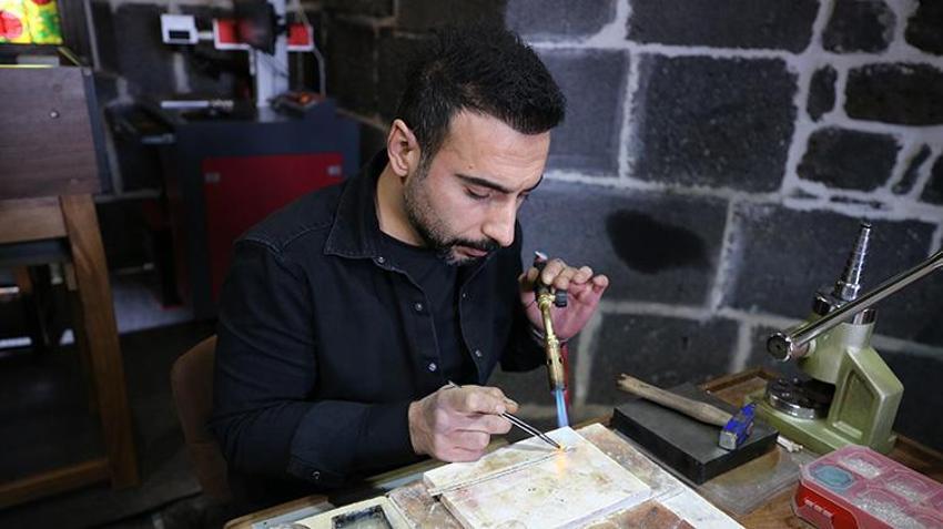 Kadınların gözdesi Diyarbakır hasırı artık erkeklerin kolunda! 500 yıllık gelenek kabuk değiştirdi