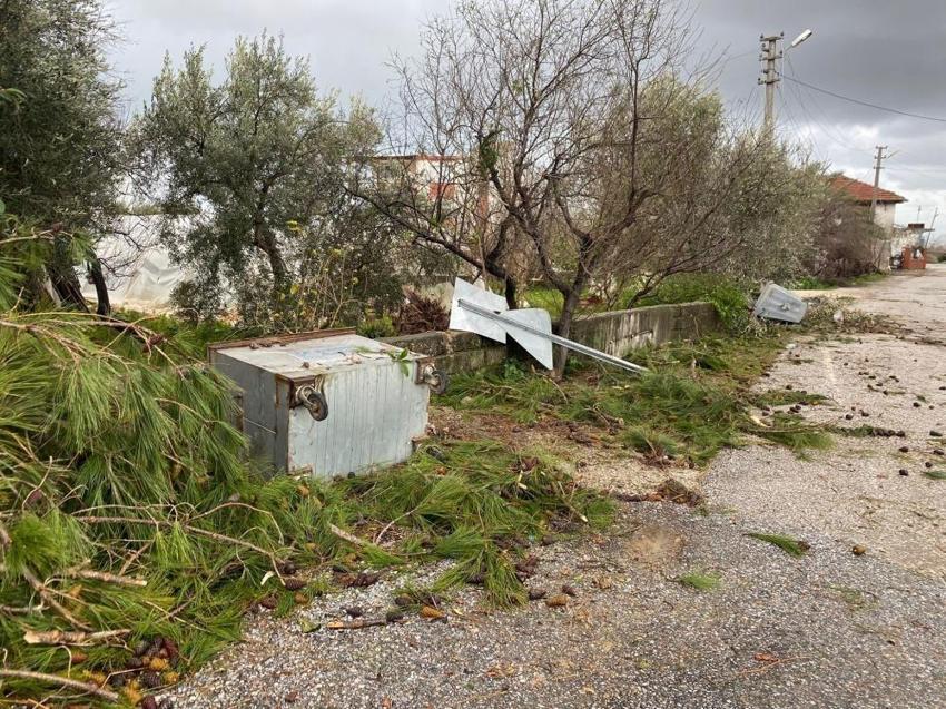 Antalya'da 3 mahalle yok oldu: Önüne kattığı her şeyi savurdu