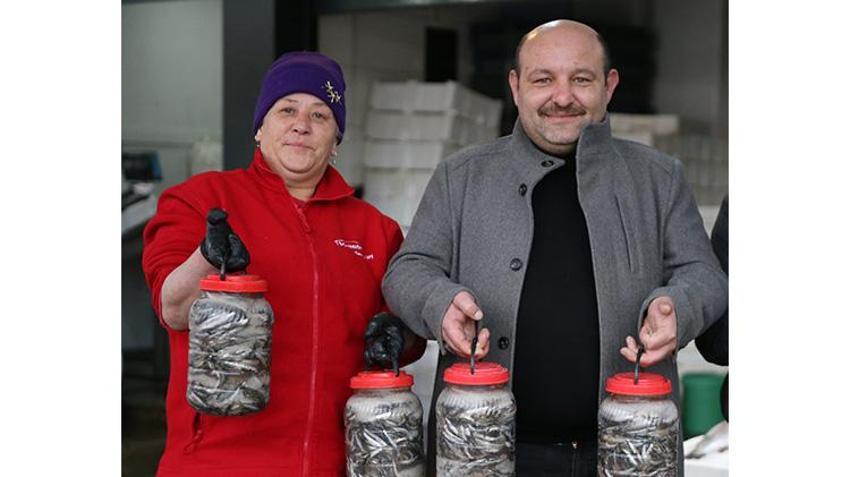 Karadeniz'de sofraların vazgeçilmezi hazırlanmaya başlandı! Kışa değil yaza hazırlık yapıyorlar