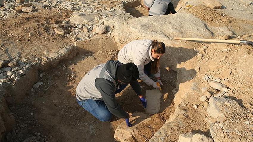 Atatürk Barajı’ndan tarih fışkırdı! Sular çekilince Göbeklitepe’nin ikizi ortaya çıktı"