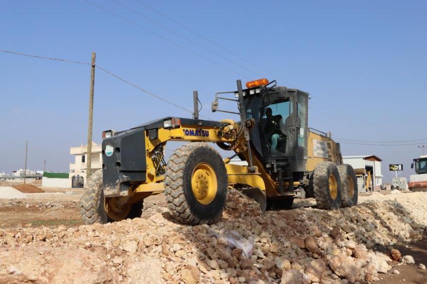 Harran'da 15 yıllık yol çilesi son buluyor: 17 kilometrelik yol sıcak asfalta kavuşuyor