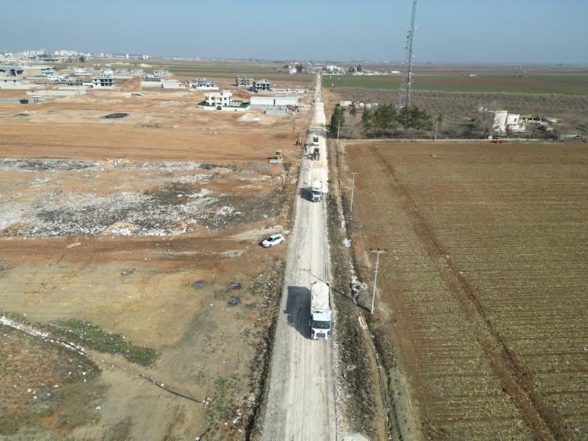Harran'da 15 yıllık yol çilesi son buluyor: 17 kilometrelik yol sıcak asfalta kavuşuyor
