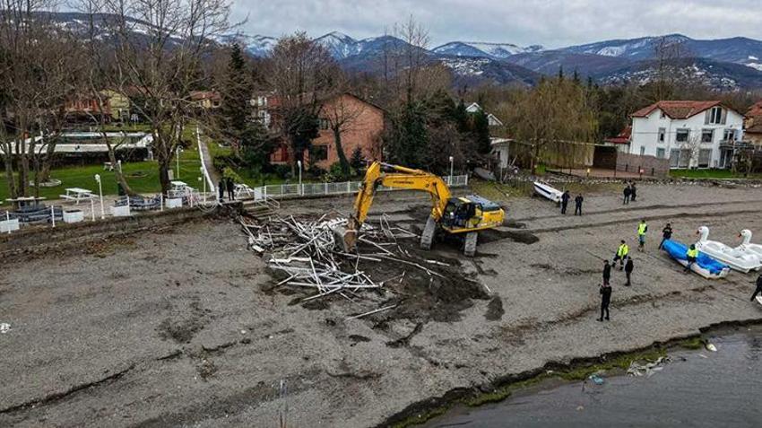 Sapanca Park Projesi için çalışmalar tamamlandı! 89 kaçak iskele tamamen kaldırıldı