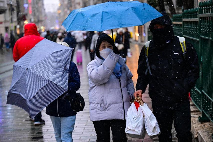 Kar yağışları geri geliyor! Meteoroloji son hava durumu raporuyla 20 ili uyardı