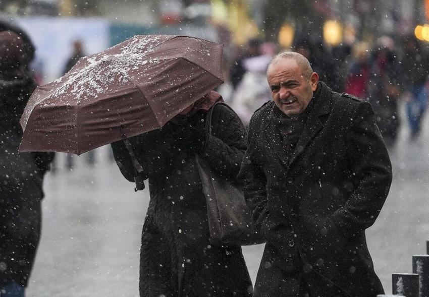 Kar yağışları geri geliyor! Meteoroloji son hava durumu raporuyla 20 ili uyardı