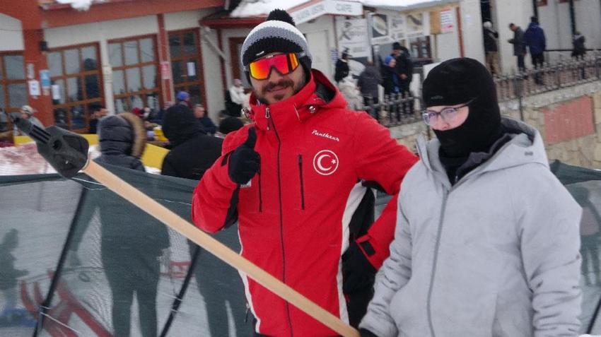 Van Gevaş'taki kış turizmi merkezi yoğun ilgi görüyor: Binlerce vatandaşlar akın etti