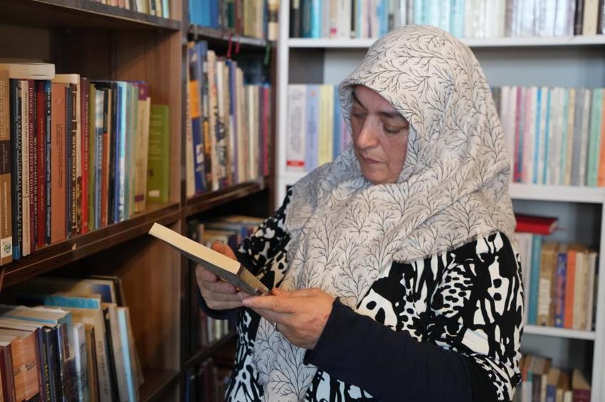Erzurum’da ev hanımlarının 12 yıllık okuma serüveni konağa taşındı! Altın günü için değil kitap için bir araya geldiler