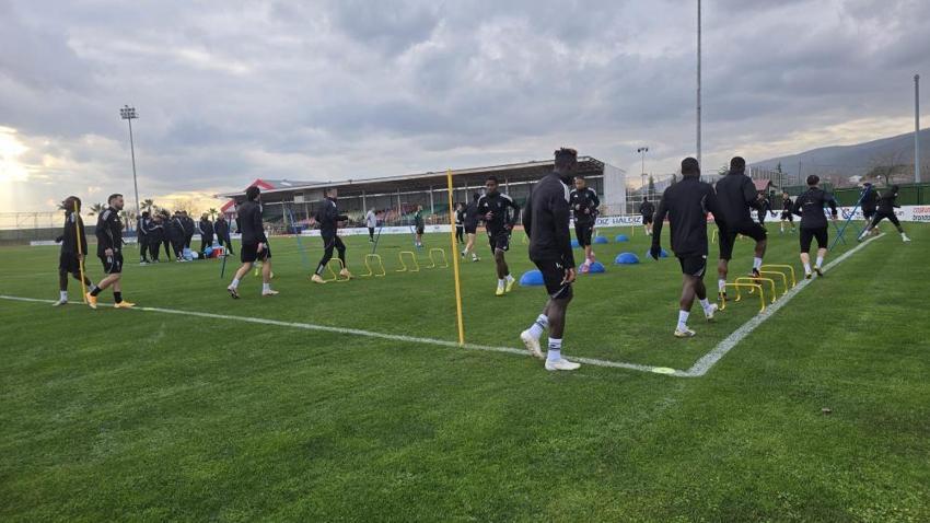 Kocaelispor'da plan değişti! Selçuk İnan'ın canını sıkacak, büyük transfer yok