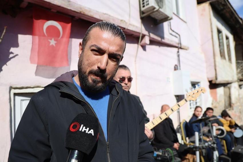 Barış Manço Adana'da 3 yaşına kadar yaşadığı evde anıldı