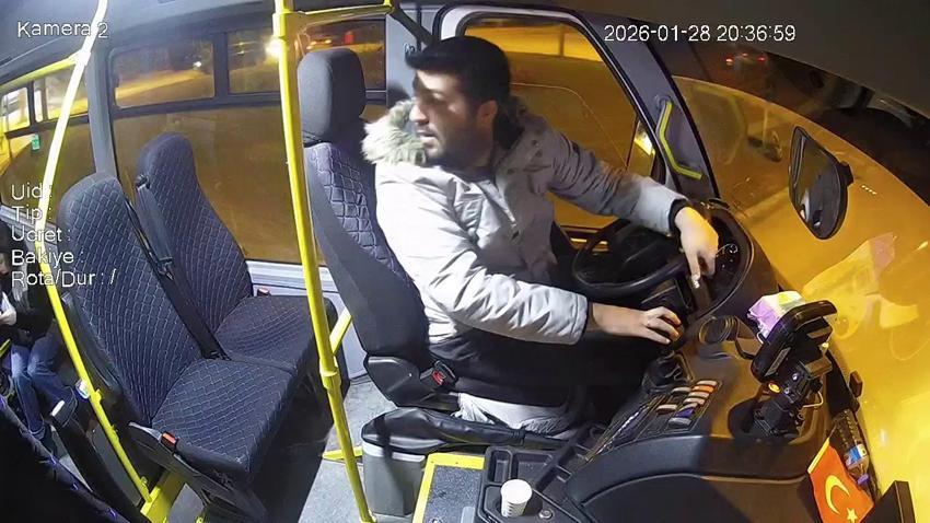 Bursa'da halk otobüsünde zamanla yarış! Kalp krizi geçiren yolcu, şoför ve yolcular sayesinde hayata tutundu