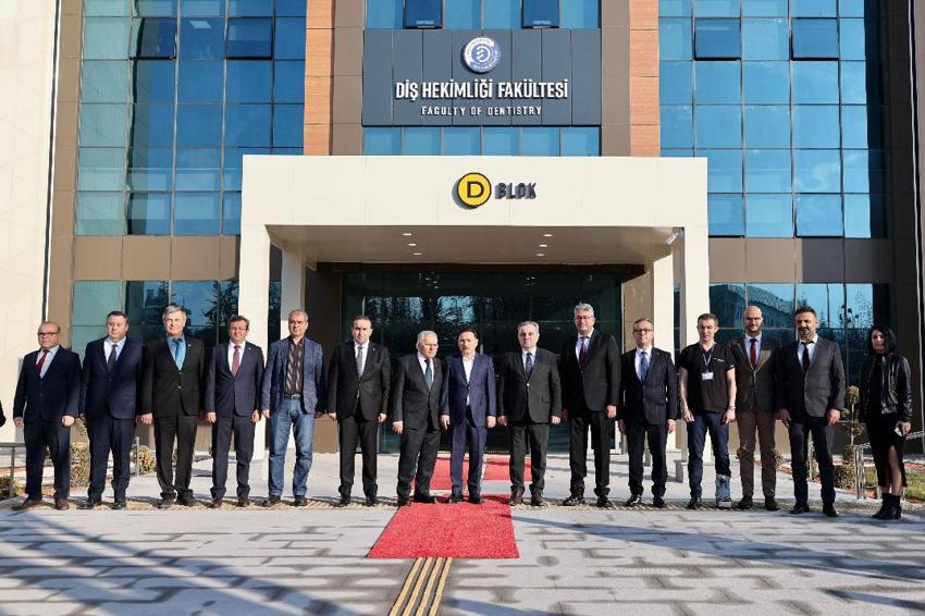 Türkiye'nin en büyük diş hastanesi Kayseri'de! Erciyes Üniversitesi Diş Hastanesi hasta kabulüne başladı