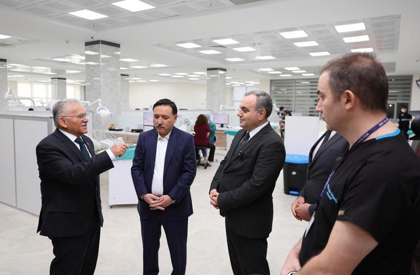 Türkiye'nin en büyük diş hastanesi Kayseri'de! Erciyes Üniversitesi Diş Hastanesi hasta kabulüne başladı
