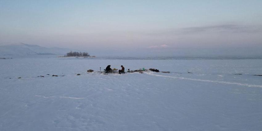 Türkiye'nin en büyük krater gölü Nemrut Krater Gölü'nün kış güzelliği mest etti