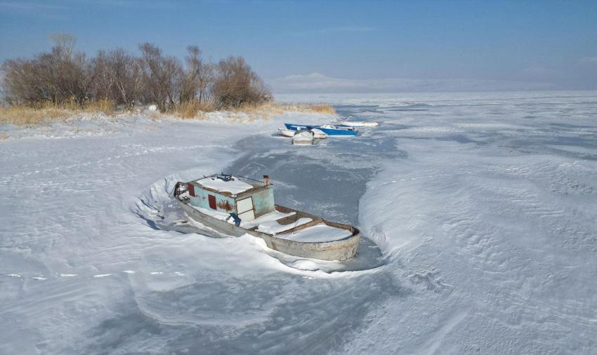 Türkiye'nin en büyük krater gölü Nemrut Krater Gölü'nün kış güzelliği mest etti