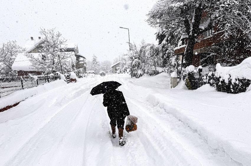 Kar yağışı ve sağanaklar kuvvetli geliyor! Meteoroloji'den 18 ile sarı kodlu uyarı