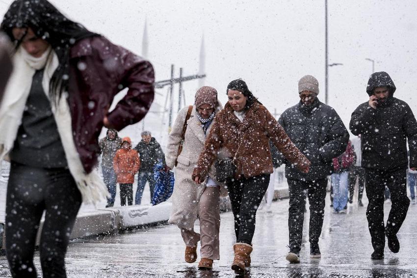 Kar yağışı ve sağanaklar kuvvetli geliyor! Meteoroloji'den 18 ile sarı kodlu uyarı