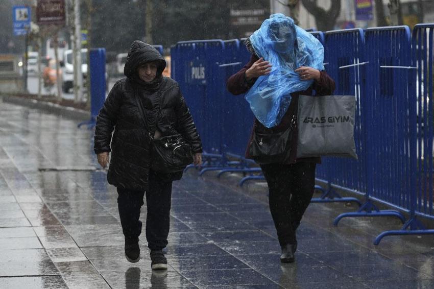 Kar yağışı ve sağanaklar kuvvetli geliyor! Meteoroloji'den 18 ile sarı kodlu uyarı