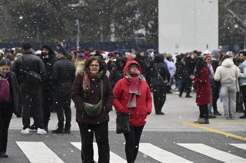 Kar yağışı ve sağanaklar kuvvetli geliyor! Meteoroloji'den 18 ile sarı kodlu uyarı