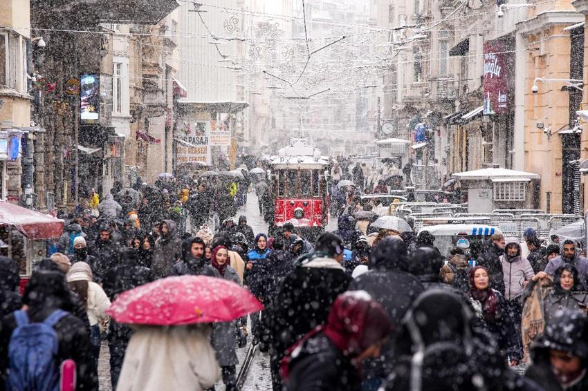 Kar yağışı ve sağanaklar kuvvetli geliyor! Meteoroloji'den 18 ile sarı kodlu uyarı