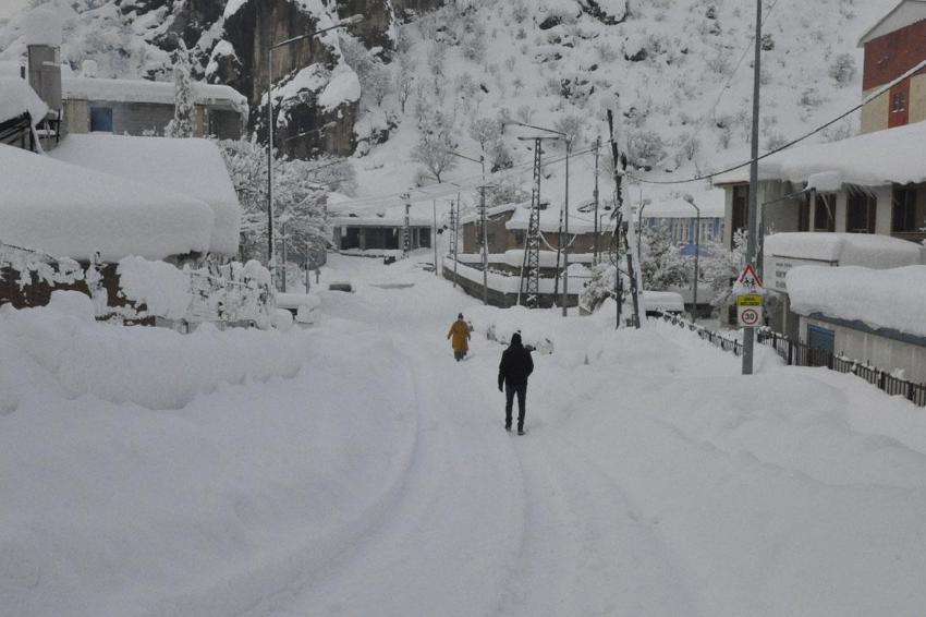 Kar yağışı ve sağanaklar kuvvetli geliyor! Meteoroloji'den 18 ile sarı kodlu uyarı