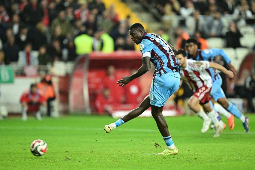 Antalyaspor-Trabzonspor maçında penaltı kaçtı puanlar paylaşıldı
