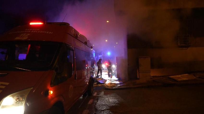 Samsun’da üç katlı bina yangınında can pazarı: 8 kişi dumandan etkilendi