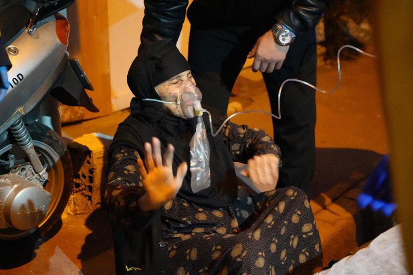 Samsun’da üç katlı bina yangınında can pazarı: 8 kişi dumandan etkilendi