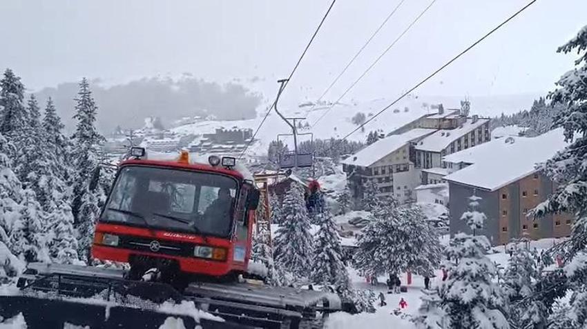 Uludağ'da sömestir tatili kabusa dönüyordu! Arızalanan telesiyejde mahsur kalan 51 kişi için harekete geçildi: 3 saat havada mahsur kaldılar