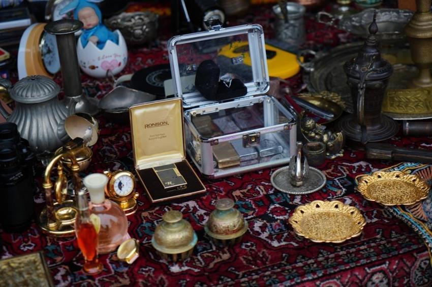 Ankara'da cumartesi sabahı bu pazarda izdiham var! Koleksiyonerlerin yeni adresi oldu: Büyükelçi de geliyor ev hanımı da: 'Çöp' diye atılanlar hazineye dönüşüyor