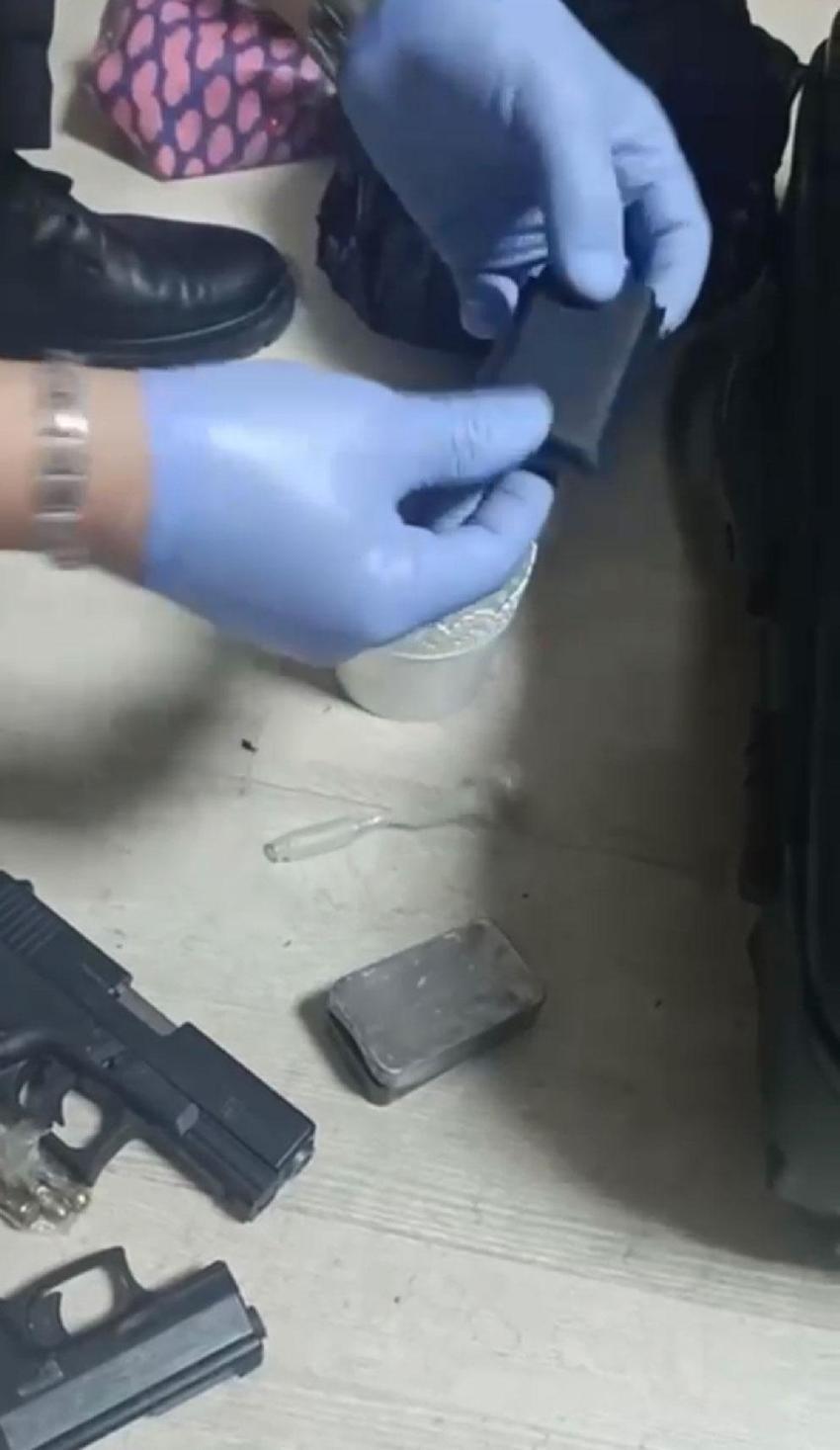 Bursa’da polisin müthiş planı 'Baron abla' lakaplı torbacı kadını yakalattı