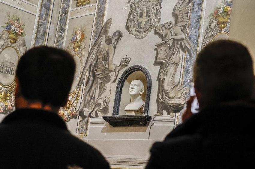 İtalya'da restorasyon skandalı! Tarihi bazilikadaki melek figürünü Meloni'ye benzettiler, tepkiler peş peşe geldi