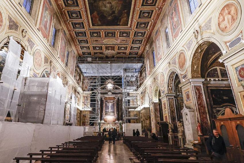 İtalya'da restorasyon skandalı! Tarihi bazilikadaki melek figürünü Meloni'ye benzettiler, tepkiler peş peşe geldi