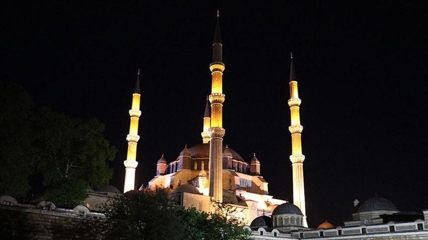 Berat Kandili Ne Zaman? 2026 Berat Gecesi: Rahmet, Af ve Bağışlanma Gecesi